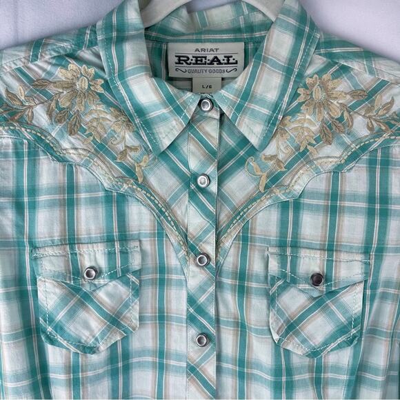 Ariat REAL Embroidered Snap Shirt - Picture 2 of 10